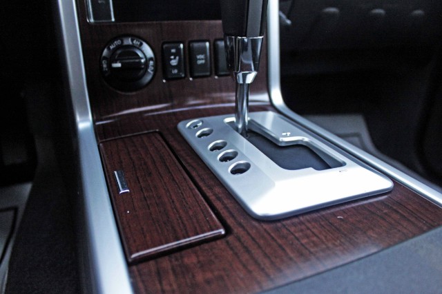 b12 - stick shift