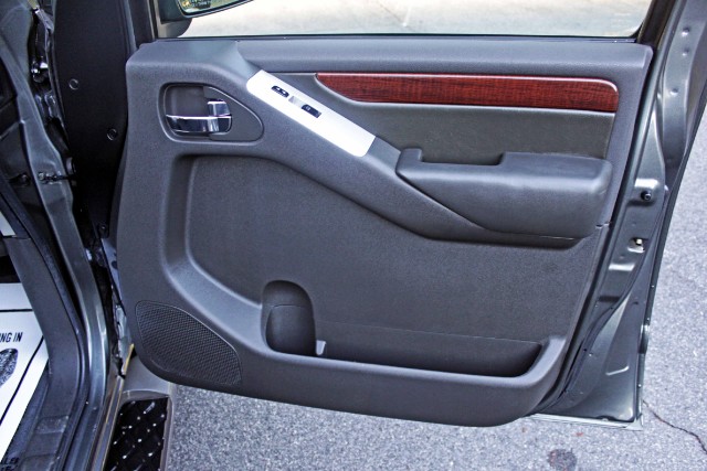 d4 - right door